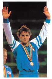 Ezio Gamba con la medaglia d'oro vinta a Mosca nel 1980.