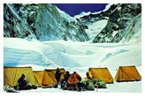 Spedizione Everest 1973: una veduta del campo 1 a quota 6.100.