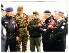 Sarajevo, 1998: a comporre l'Unita Specializzata, rappresentanti di diverse nazioni.