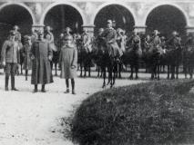 Carabinieri in servizio di scorta a Villa Giusti