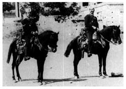 Militari a cavallo della Gendarmeria, in servizio a Creta (1898).